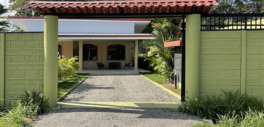 Family Home For Sale in Los Iguanas