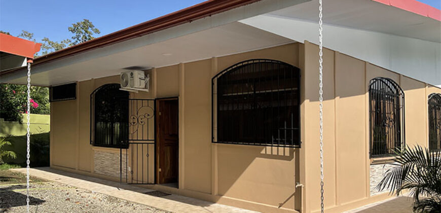 Family Home For Sale in Los Iguanas