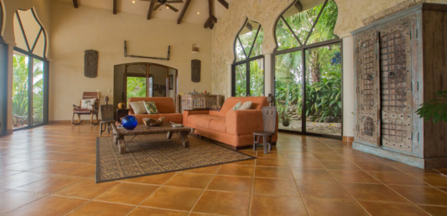 Exotic House in Ballena