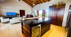 Dazzling and Sophisticated Home