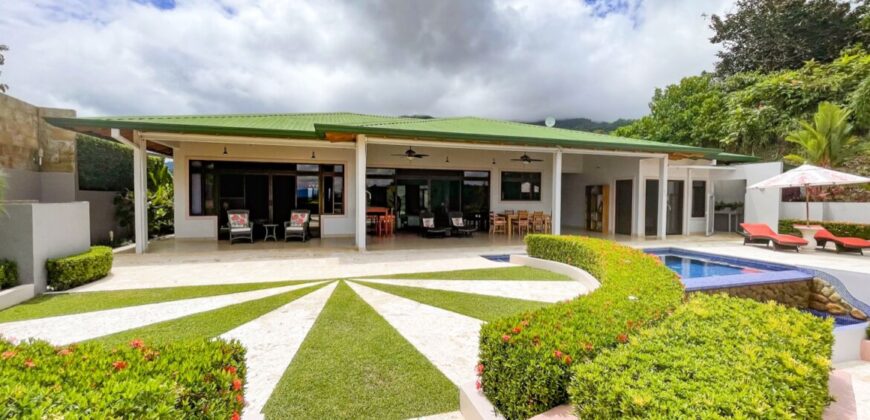 Dazzling and Sophisticated Home