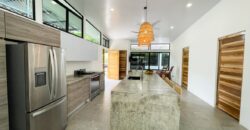 2 Bedroom Tropical Villa in Uvita