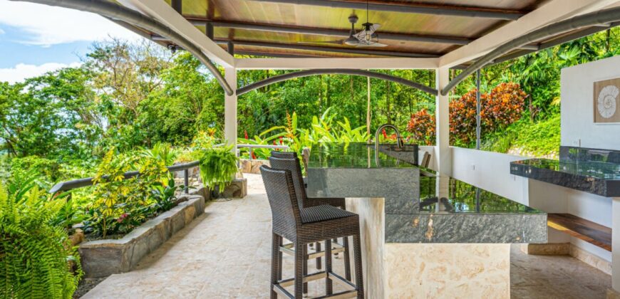 Beautiful Family Estate in Uvita