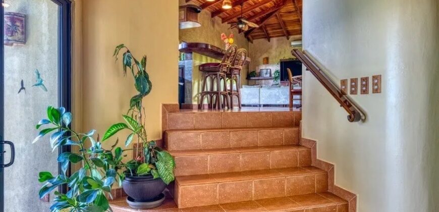 Luxury Home in Escalares