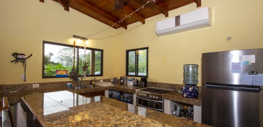 6 Bedroom House for Sale in Dominical