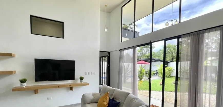 Beautiful Modern Home in Uvita