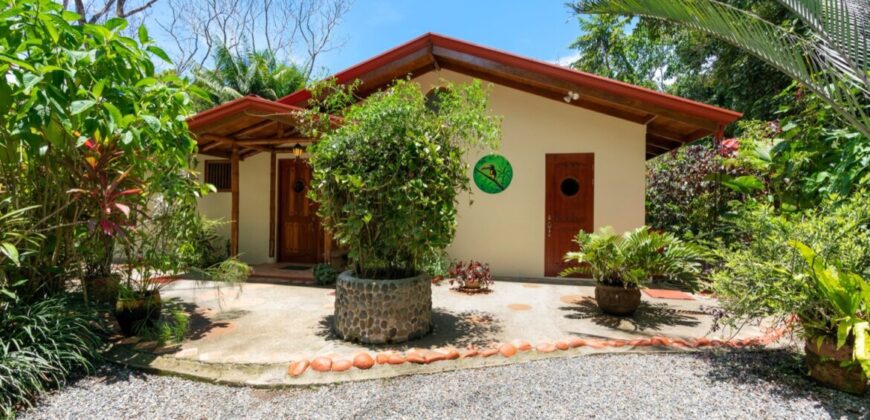 Home and Guest House for Sale Lagunas