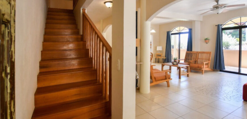 Spacious Home In Ojochal