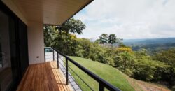 Large House With Infinity Pool in Uvita