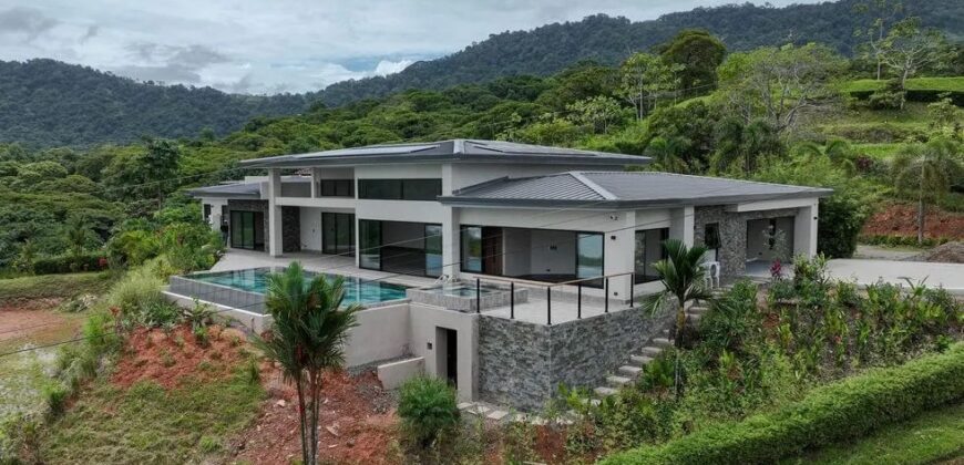 Luxury Home In Dominicalito