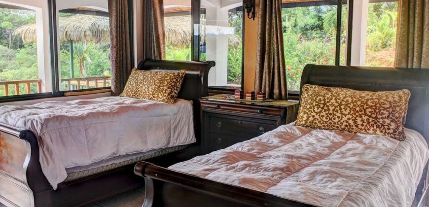Beautiful Home for sale in Platanillo