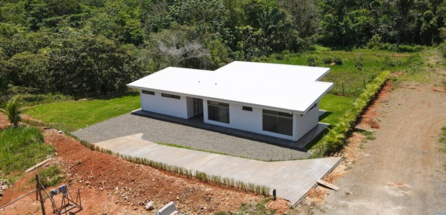 Brand New Modern Home in Ojochal
