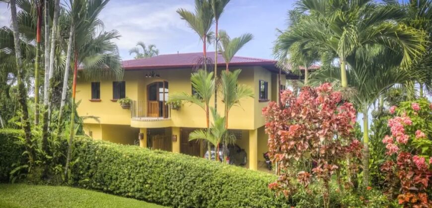 Ocean View Tropical Property in Escaleras