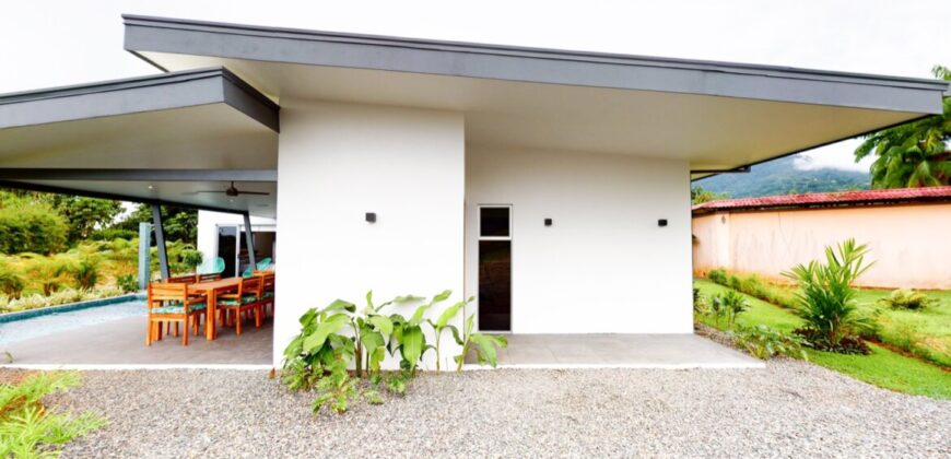 Ocean and Mountain View Home in Uvita
