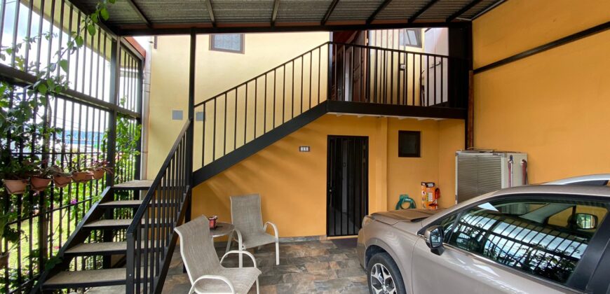 Duplex house in San Francisco Heredia